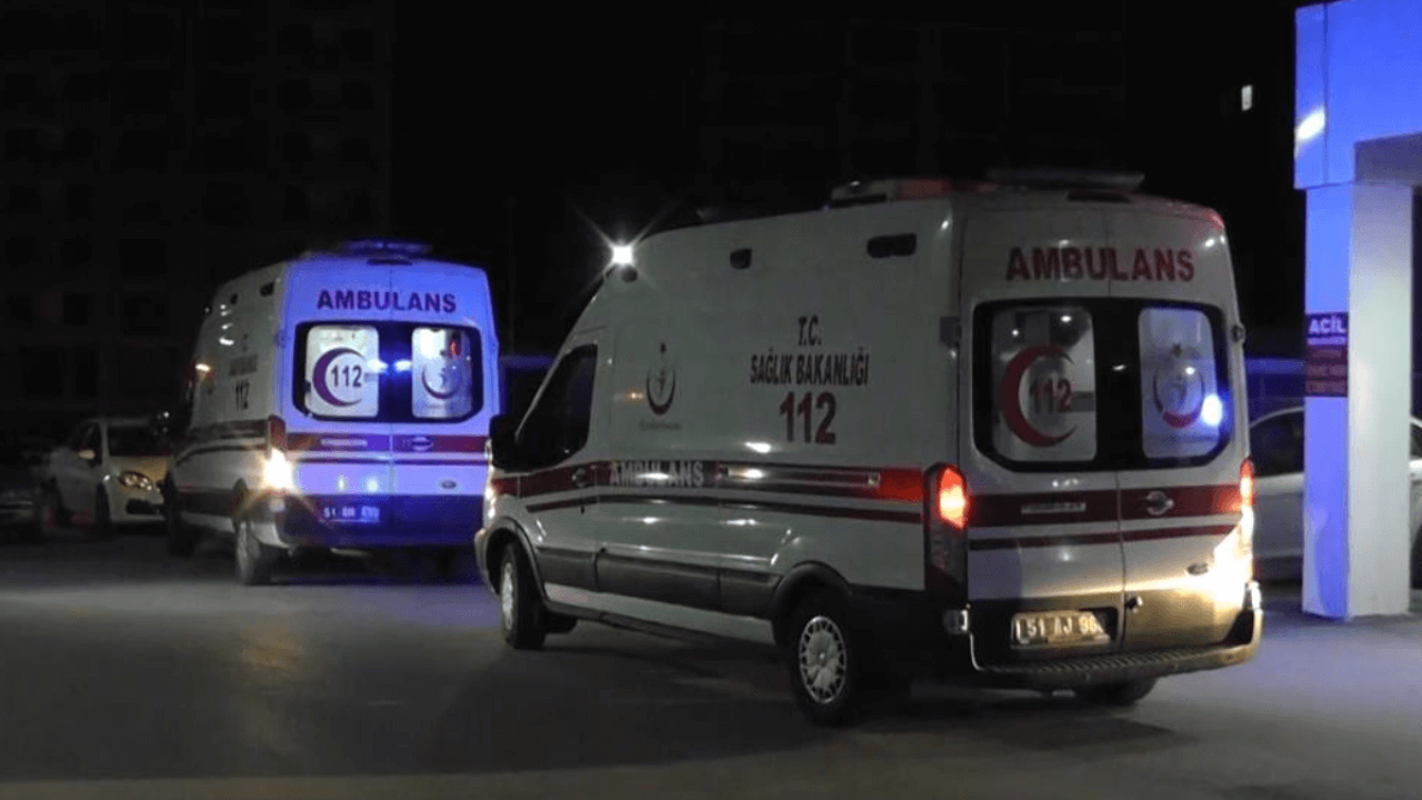 19 Yaşındaki Genç Kavganın Ortasında Kalan Adamı Öldürdü!