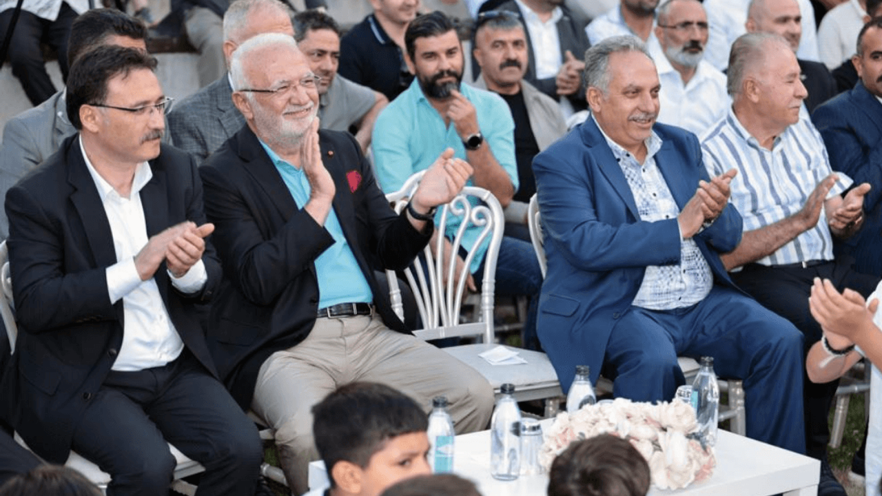 Kayseri Valisinden O Başkana Övgü Dolu Sözler!