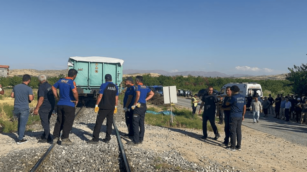 Acı Olay! Yük Treni Faciasında Bir Aile Yok Oldu!