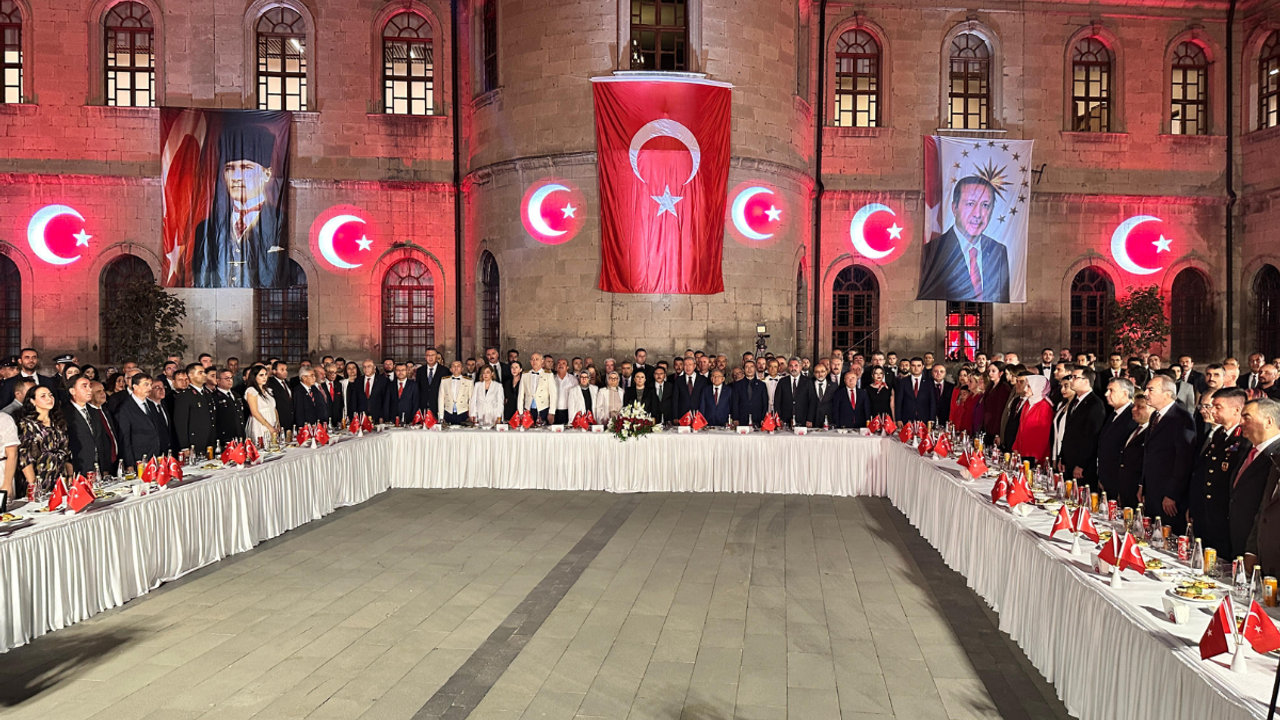 Kayseri’de 30 Ağustos Gecesine Damga Vuracak Tören!