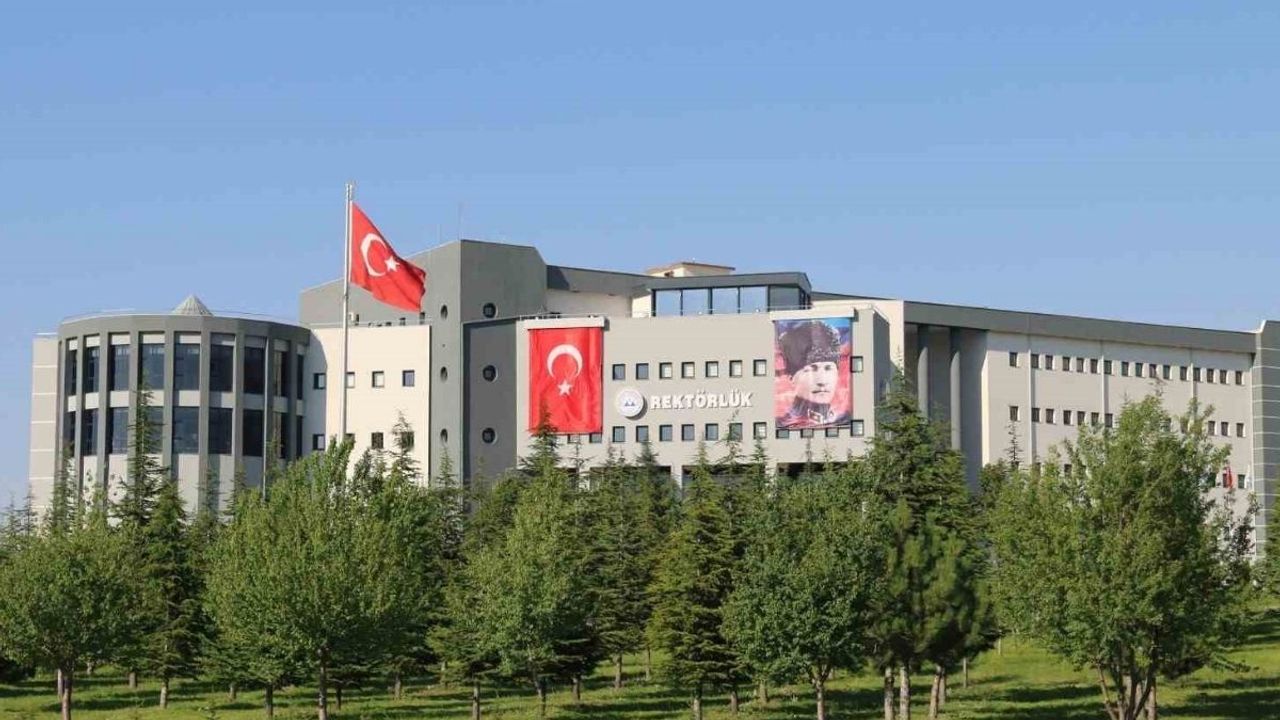 Kayseri'ye Yoğun İlgi! Adaylar ERÜ ve KAYÜ'yü Seçti!
