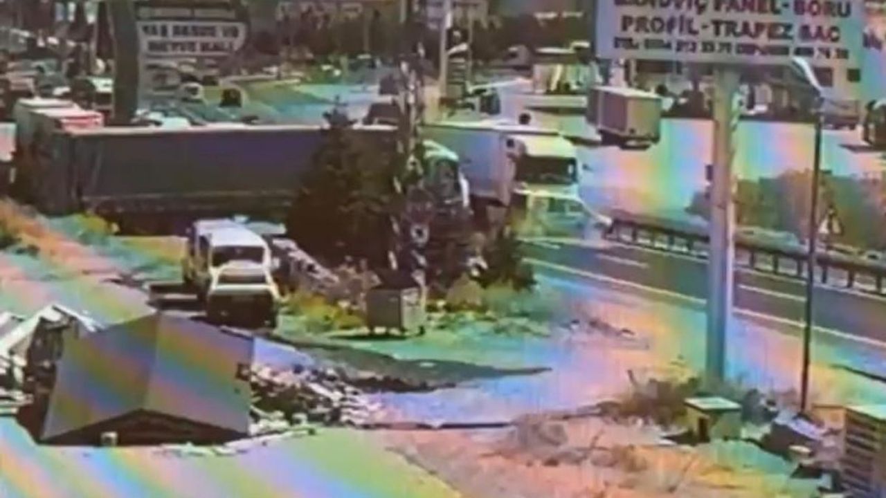 Trafiği Kitleyerek Kazaya Neden Oldu!