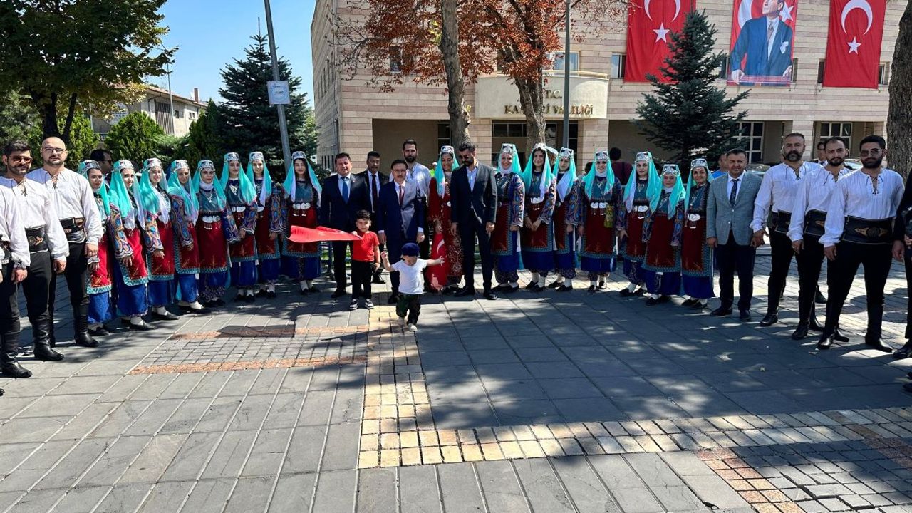 Törende Dikkat Çeken Detay: Vali Gökmen Çiçek Gönülleri Fethetti!