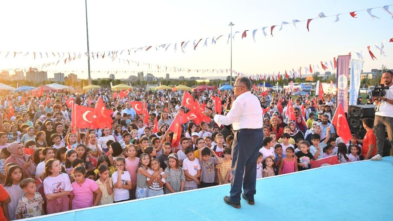 Memduh Büyükkılıç: Kayseri'mize Layık Olmak için!
