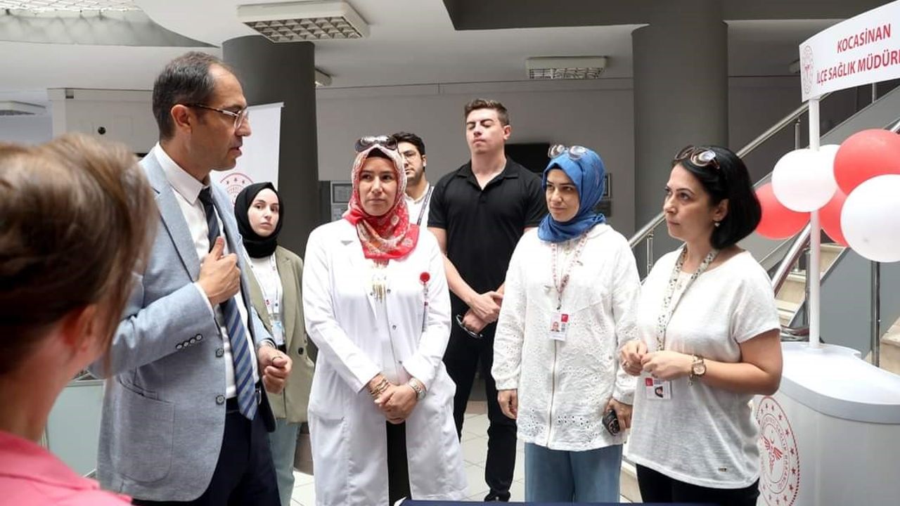 Halk Sağlığı Haftasına Özel Ziyaret! Farkındalık Standına İlgi Büyük