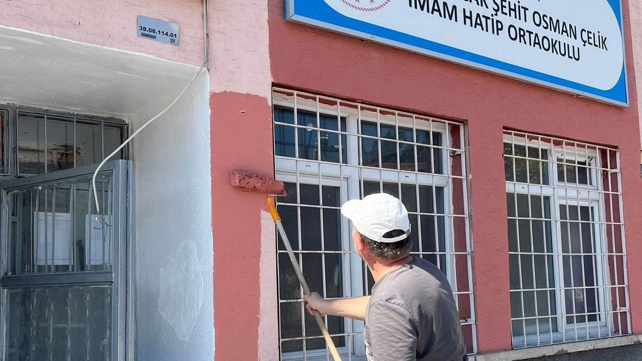 Kayseri'de Okullar El Birliği İle Yenileniyor!
