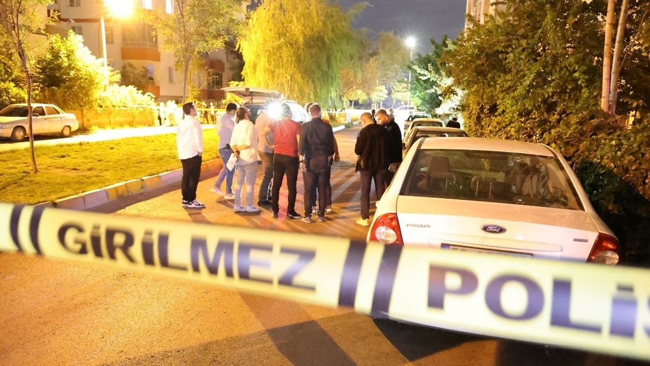 Eşini Katleden Cani Kocayı Kayınbabası Kurşuna Dizdi!