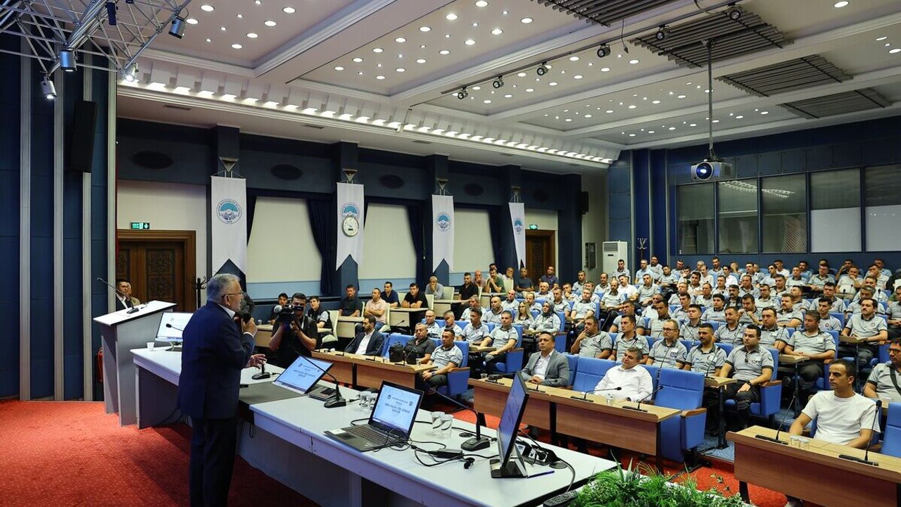 Başkan Büyükkılıç’tan Önemli Mesaj: Bilgi Her Zaman İnsanı Güçlendirir