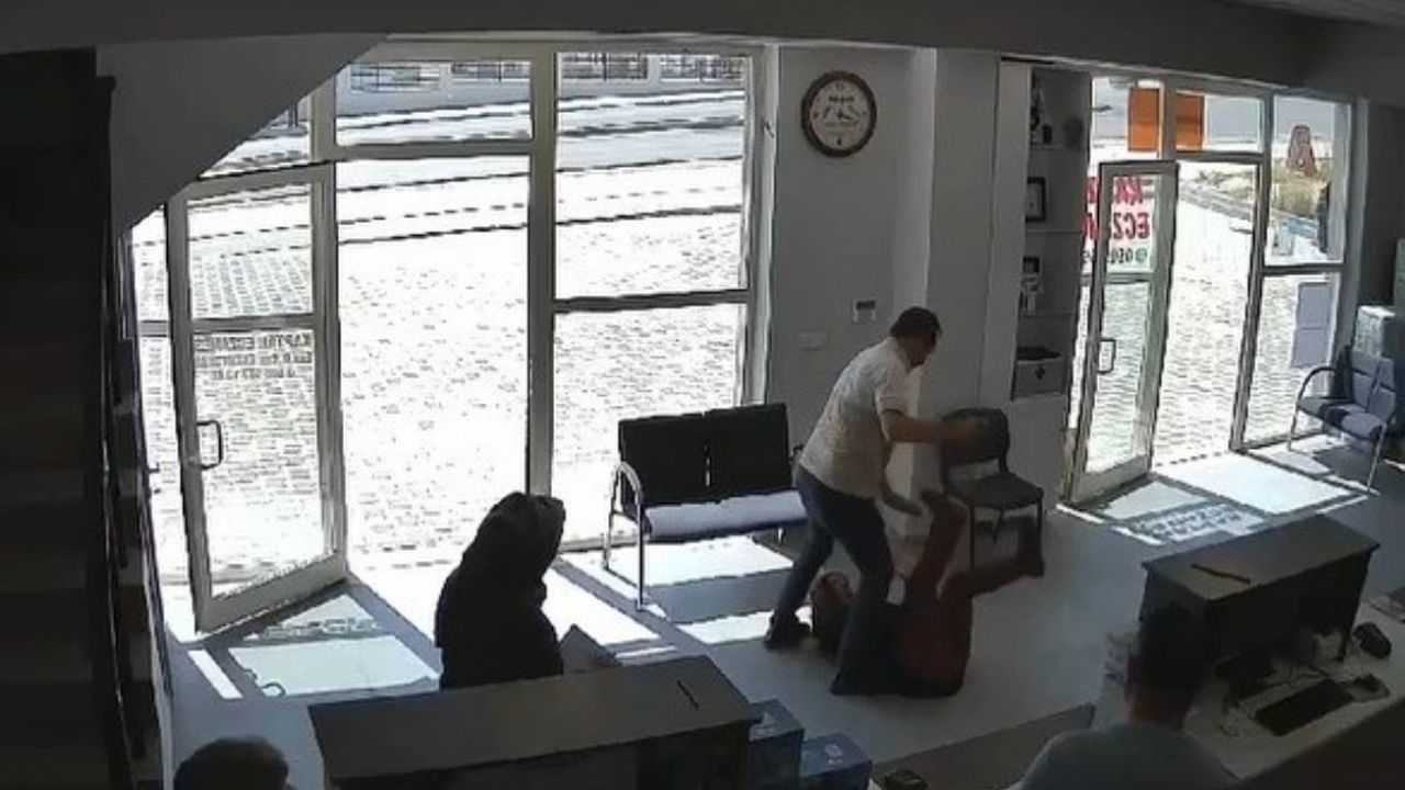 Eczanede Dehşet Saçan Anlar! Karısını Defalarca Kez Bıçaklayan Koca!
