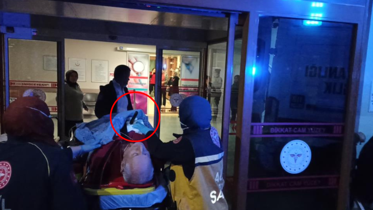 Feci Olay: Gözü Dönen Adam Kendini Bıçakladı!