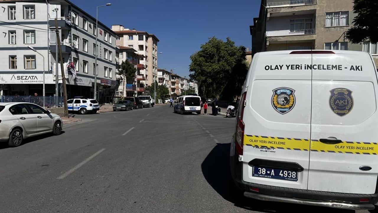 Kayseri’de Dehşet: Komşusunu Defalarca Bıçakladı!