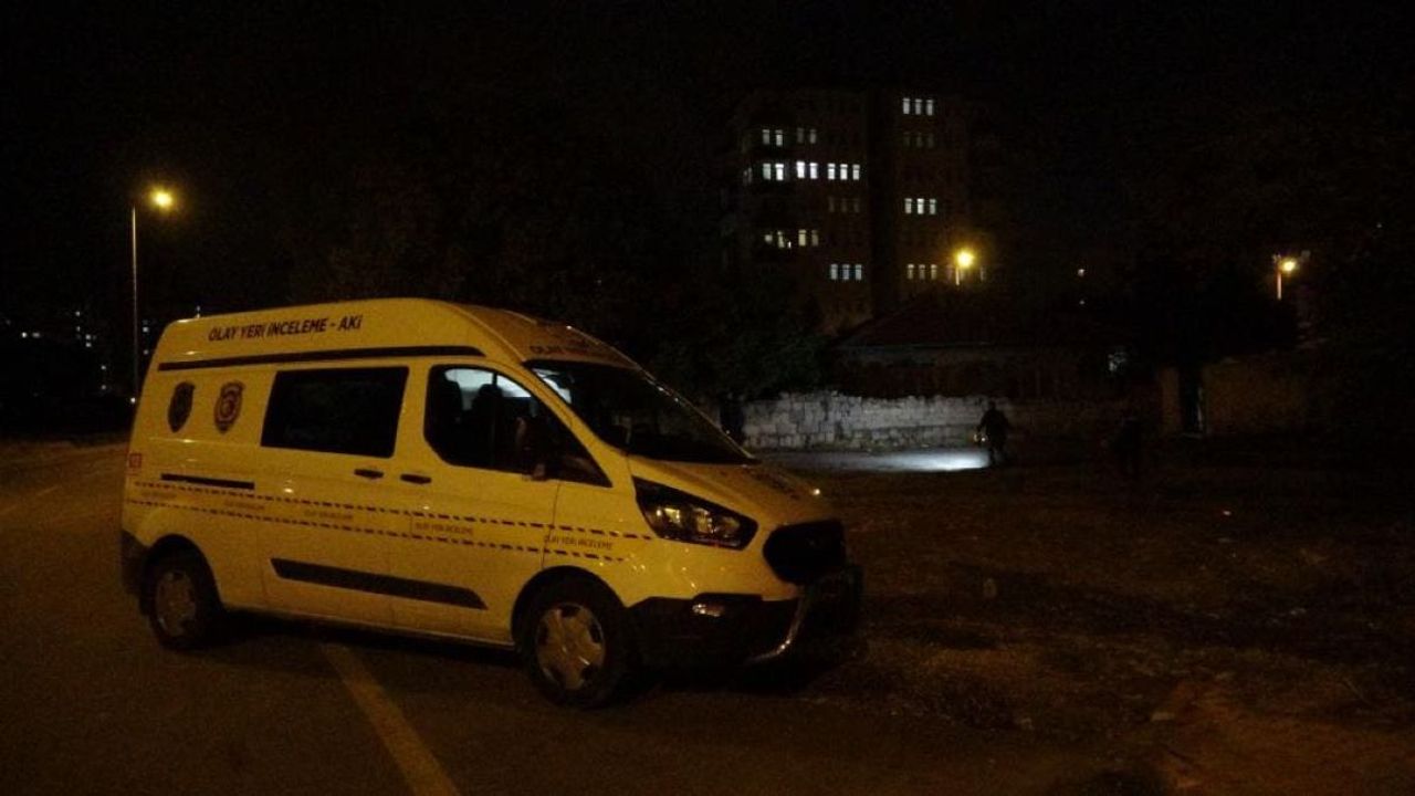 Kayseri’de Husumetli İki Kişi Arasında Çıkan Kavgada, 1 Kişi Bıçaklandı!