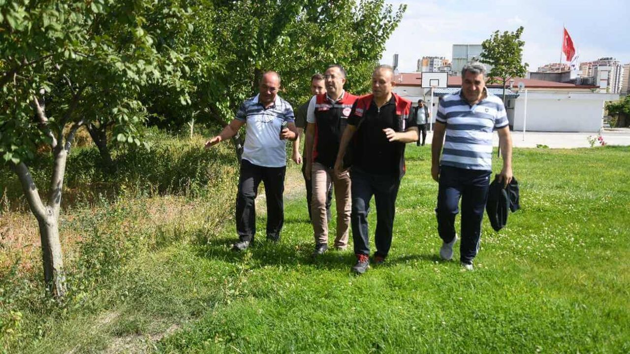 Kayseri’de Müdür Bakın Hangi Ağacın Öneminden Bahsetti