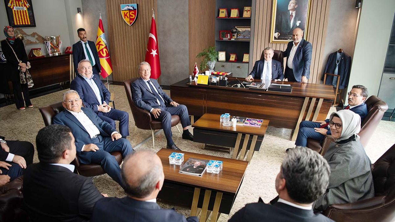 Gençlik ve Spor Bakanı Aşkın Bak Kayserispor’u Ziyaret Etti