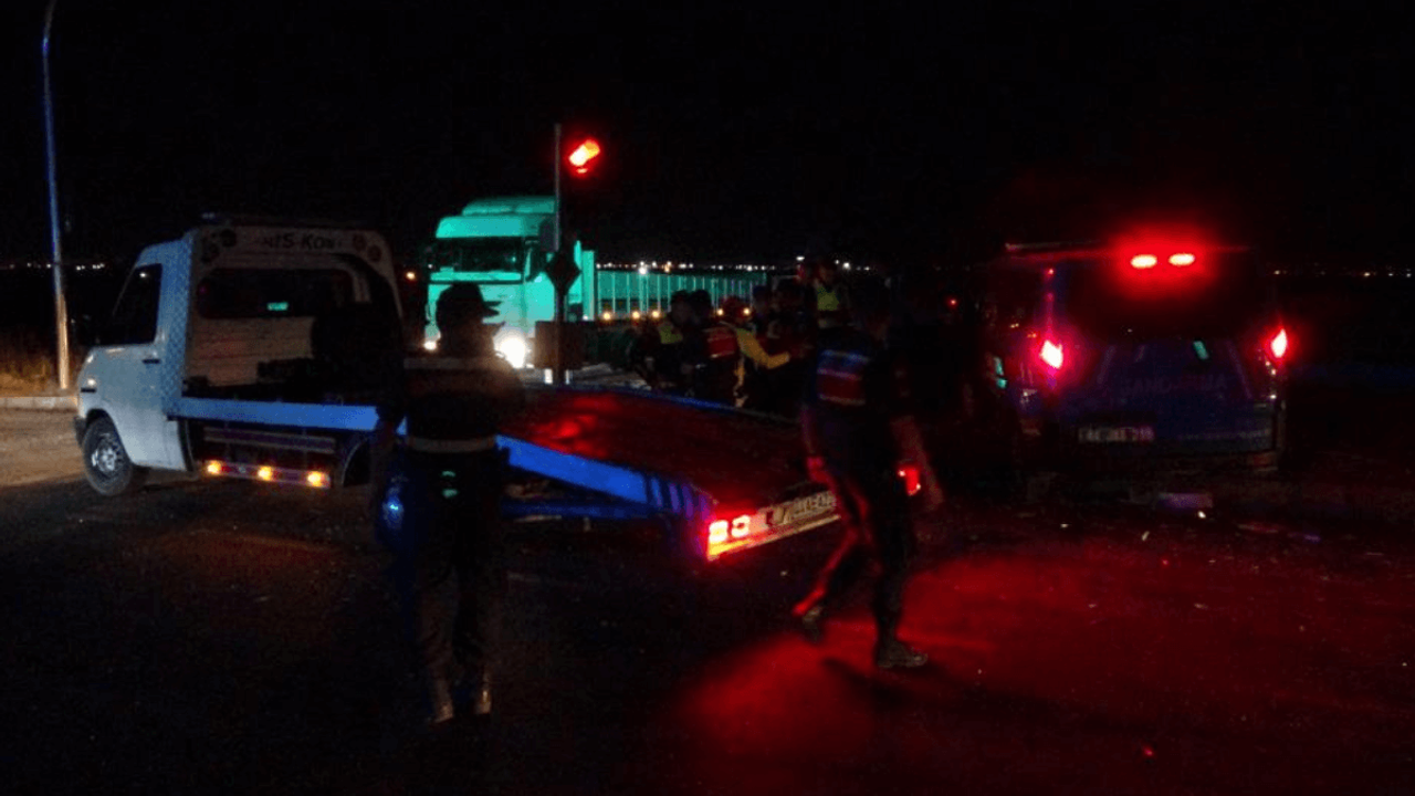 Feci Kaza: Askeri Araç İle Otomobil Çarpıştı! 5'i Asker, 7 Yaralı