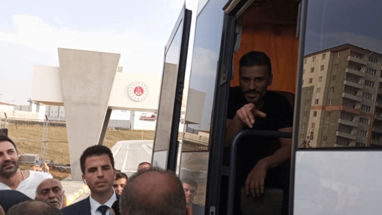 Engin Polat Cezaevinden Çıktı! Lüks Araç Kuyruğu Oluştu!
