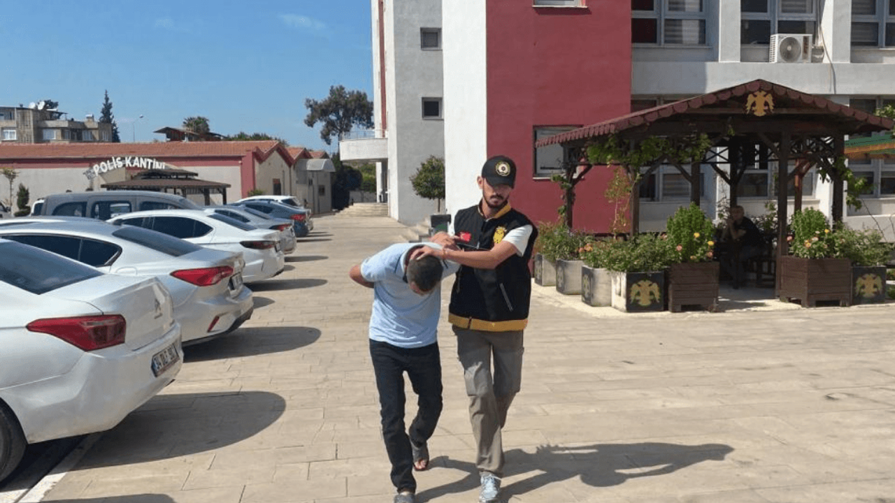 Arkadaş Dehşeti! Öldüresiye Dövüp Bıçaklayarak Öldürdü!