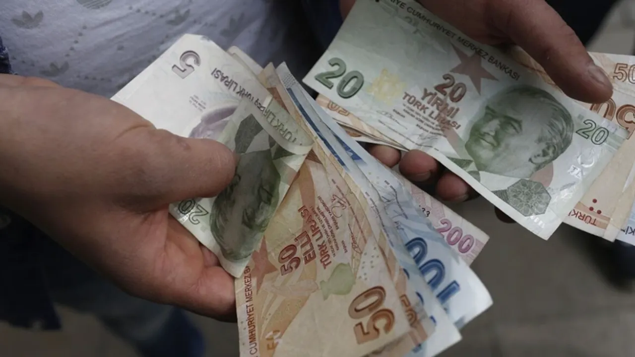 Kredi Borcu Olan Emekliler Dikkat: Maaşlar İçin Sürpriz Karar!
