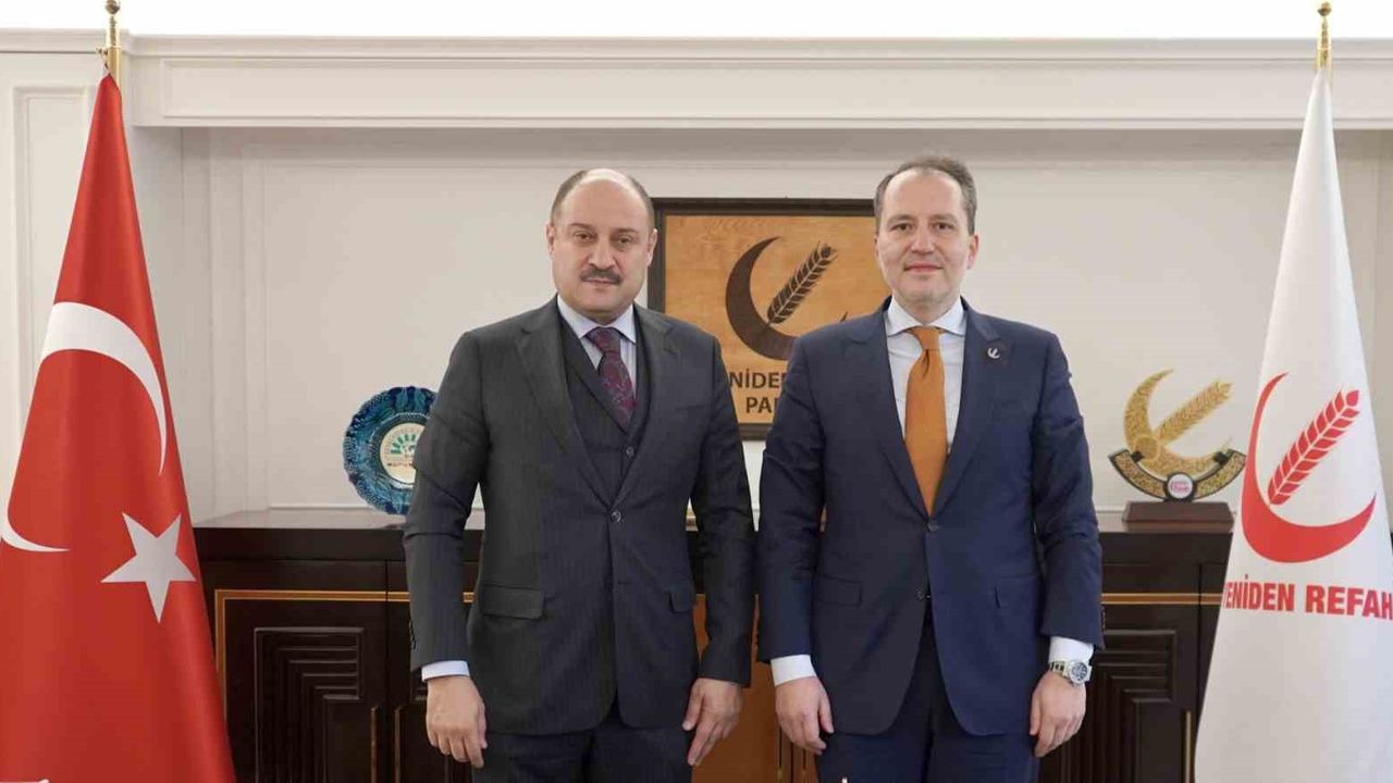 O Başkan Yeniden Refah Partisi'nden İstifa Etti! Ak Parti'ye Mi Geçiyor?