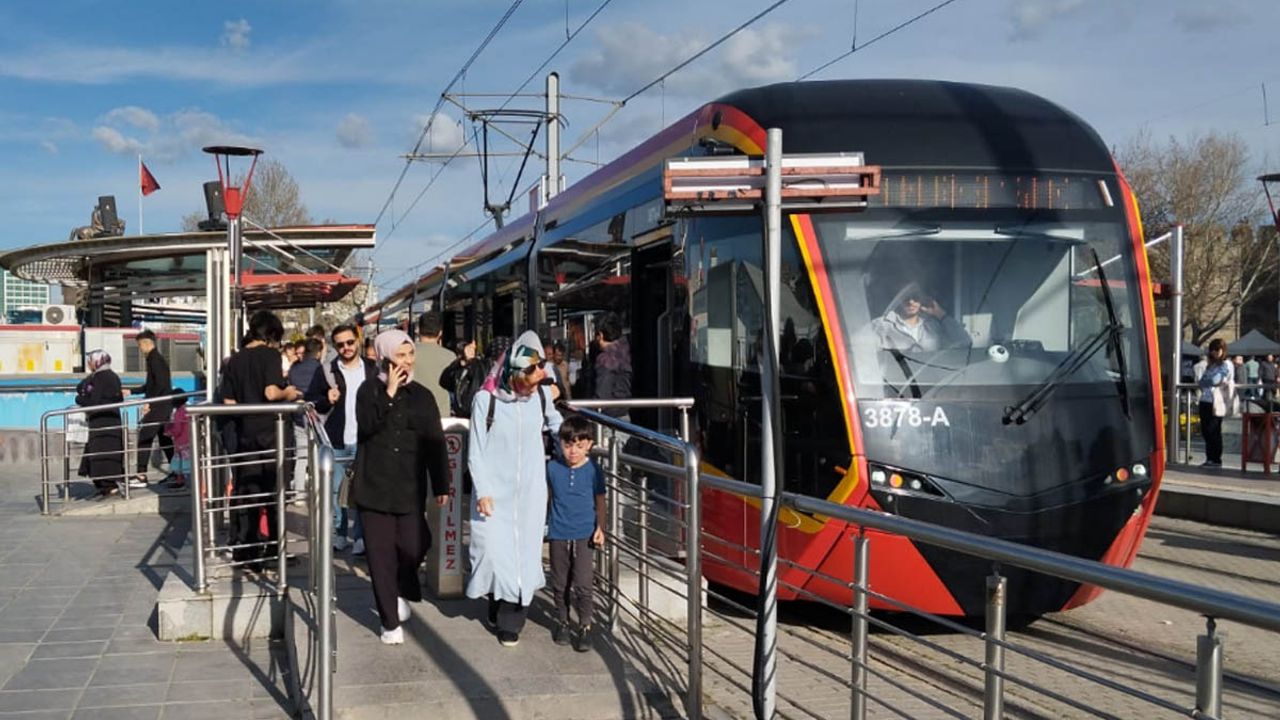 Kayseri’de Yarın Tramvay  Ücretsiz Olacak Mı?
