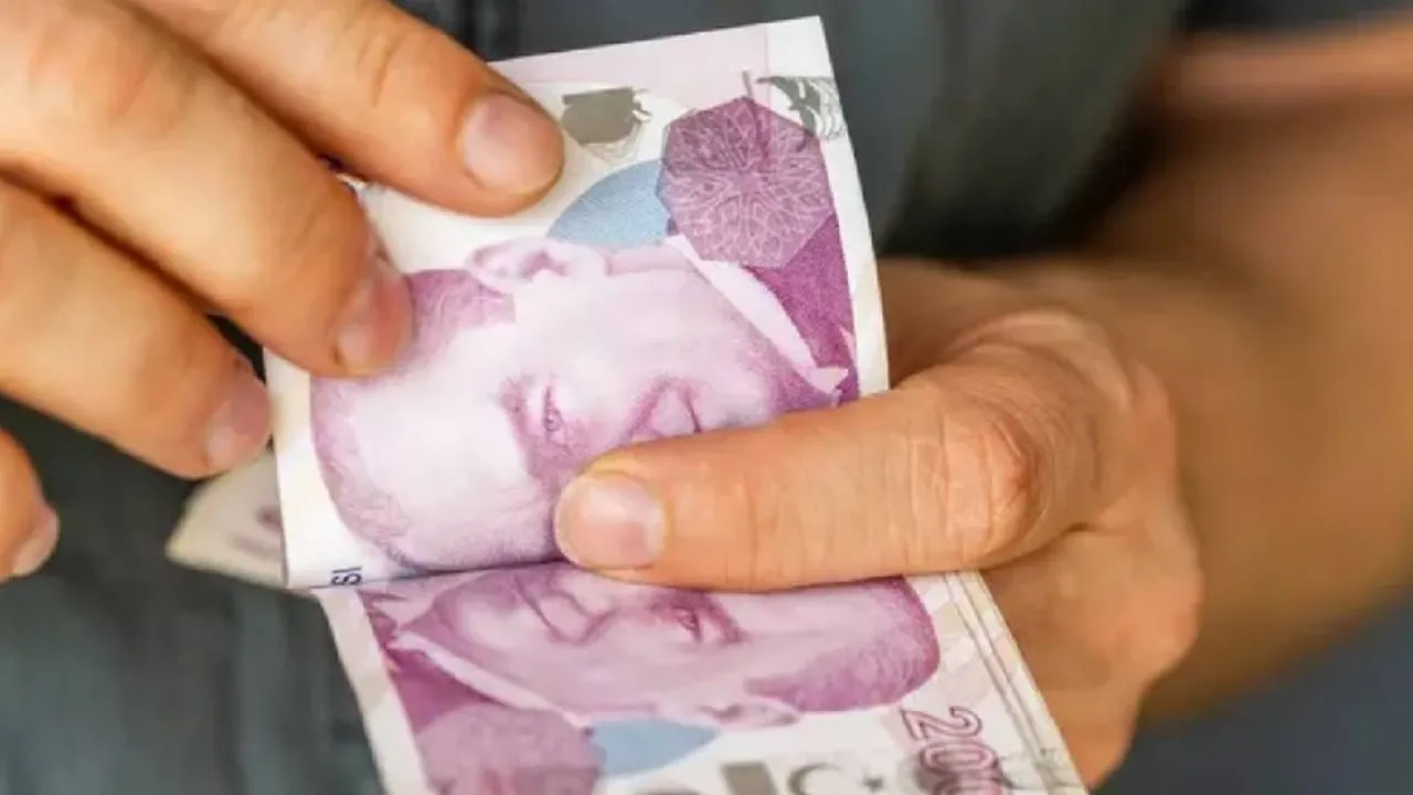 Emekli maaşları değişti! Hesaplarına fazladan bu tutar eklendi