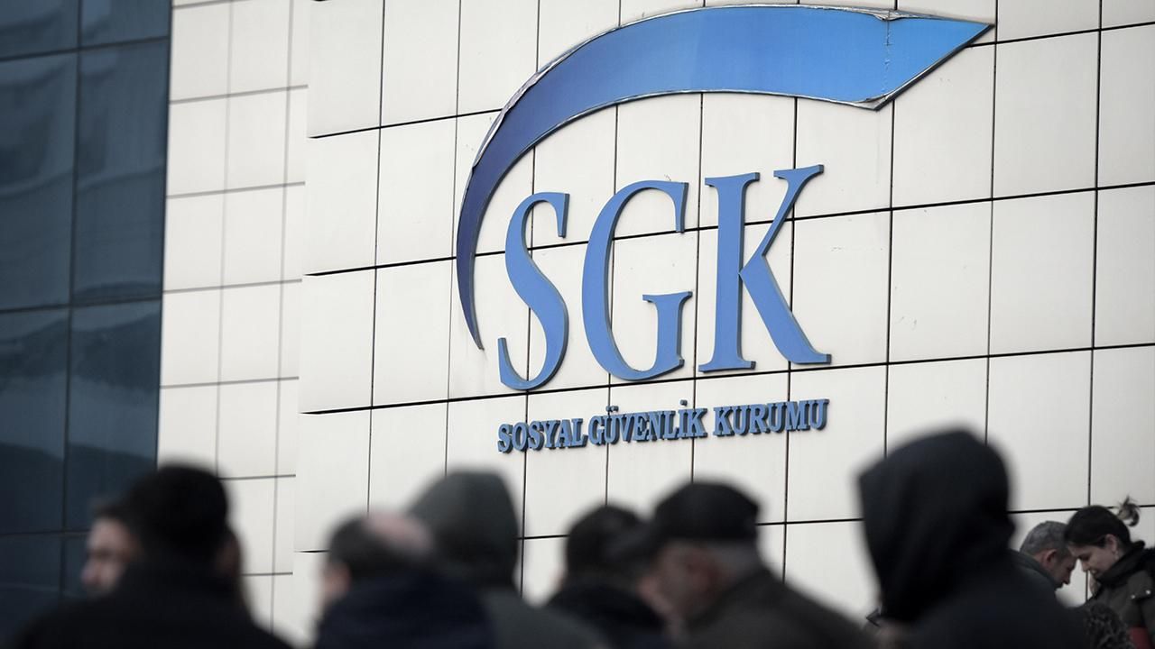 SGK'dan sevindiren karar: Milyonlarca çalışanın emeklilik yaşı düşürüldü