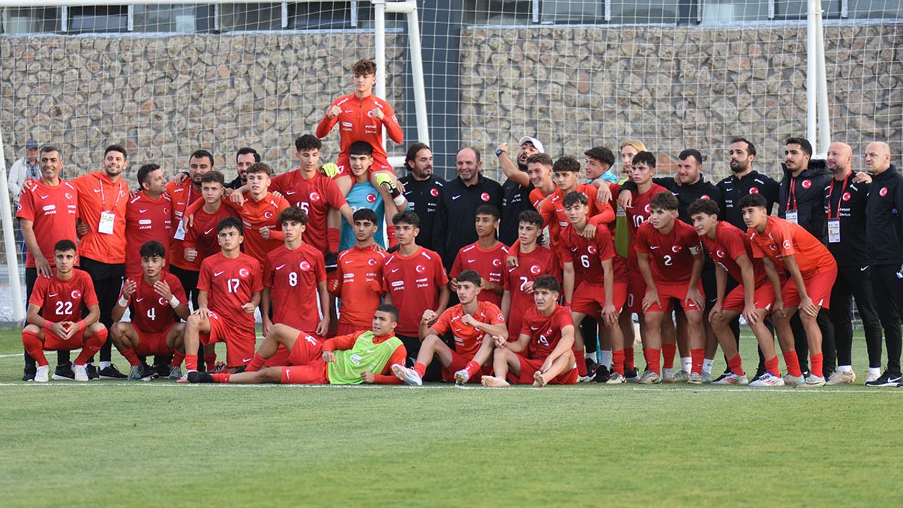 Milliler Dörtlü Turnuva'da Şampiyon Oldu!