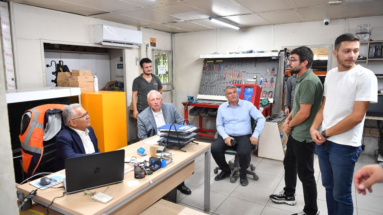 Kayseri'de O Bulvar'a Bakın Kaç Ton Asfalt Serildi!