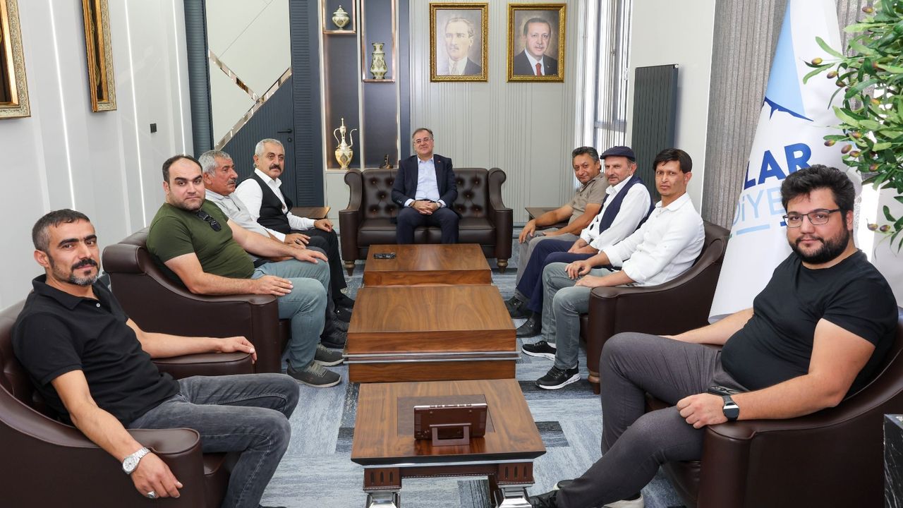 Başkan Özdoğan'a MHP İlçe Teşkilatı'ndan Ziyaret!