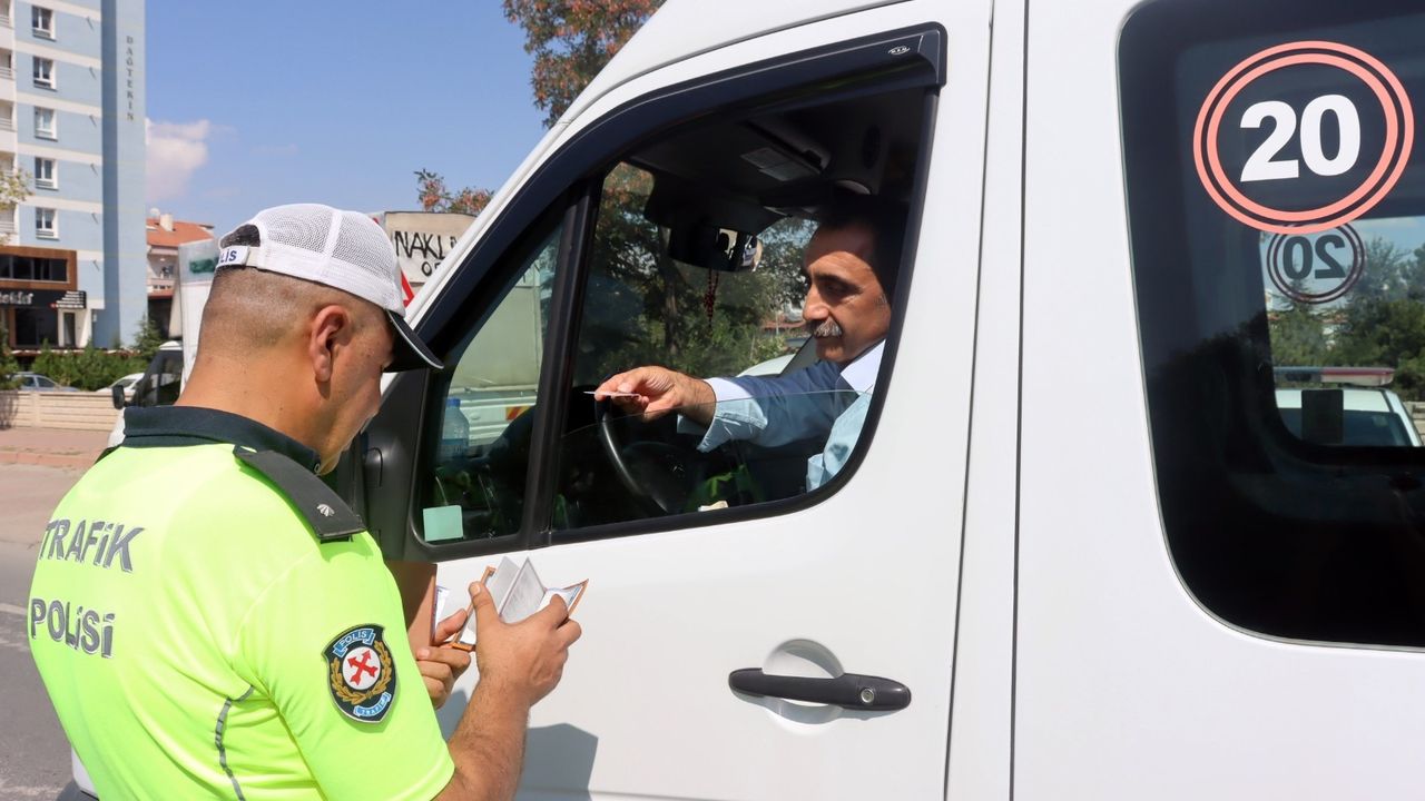Kayseri Polisi Okul Servislerini Denetliyor!