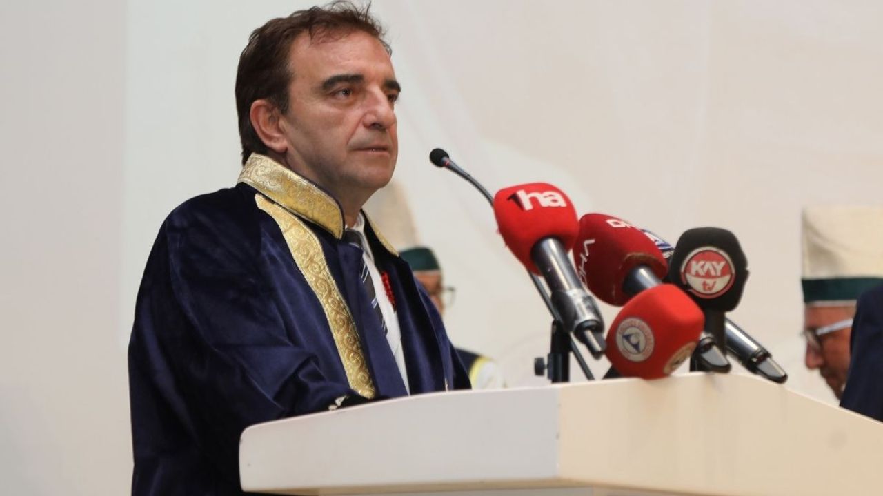 Korona Virüsünde Turkovac Aşısını Geliştiren Özdarendeli, Yılın Ahisi Seçildi!