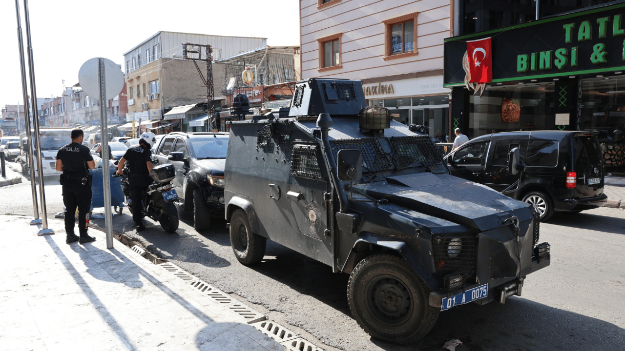 Sokak ortasında el bombası bulundu!