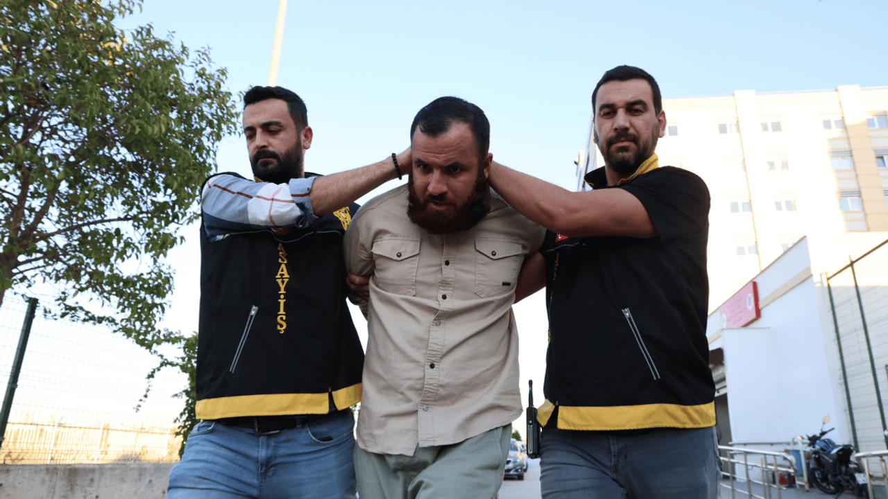 Ailesini katleden şizofren adam tutuklandı!