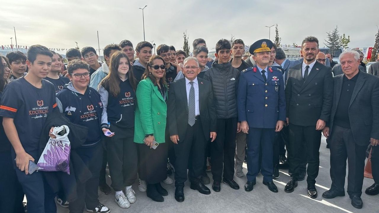 Kayseri 6’ncı Bilim Şenliği’ne önemli isimler akın etti