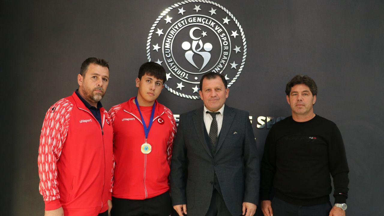 Şampiyon sporcudan Ali İhsan Kabakcı'ya ziyaret
