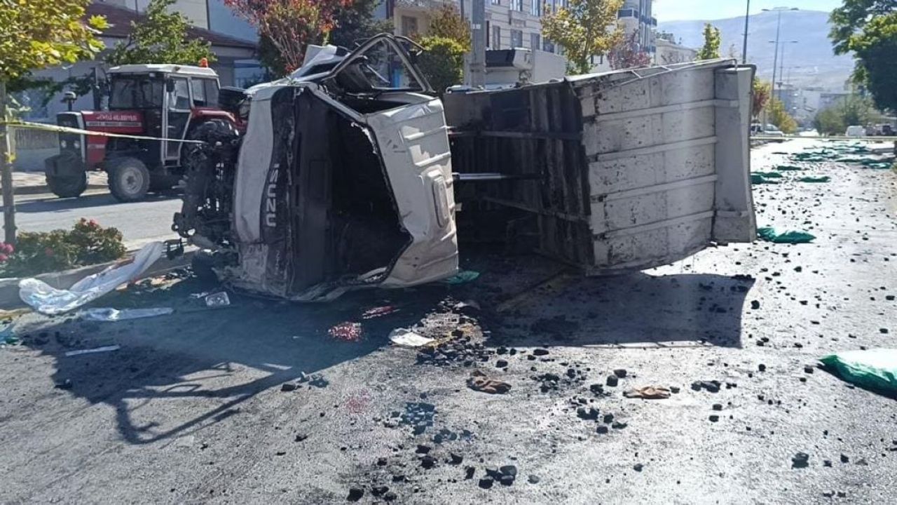 Develi’de freni patlayan kamyon dehşet saçtı: Ölü ve yaralılar var!