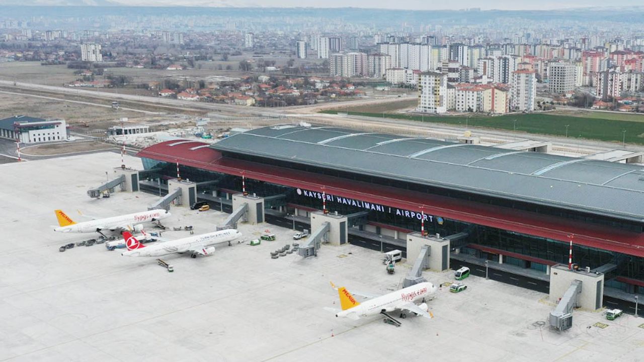 Kayseri Havalimanı'nda yolcu sayısı 9 ayda 1 milyon 976 bin 243 oldu