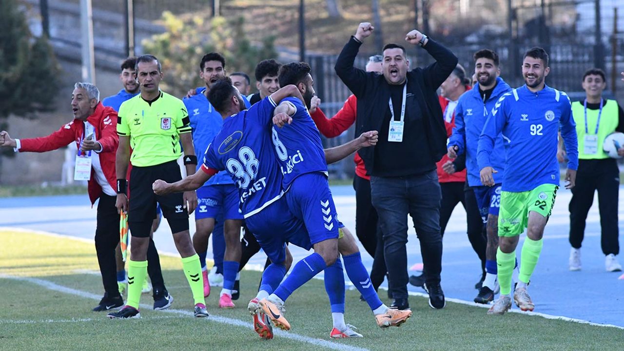 Erciyes 38 FK, üçüncü kez kazandı!