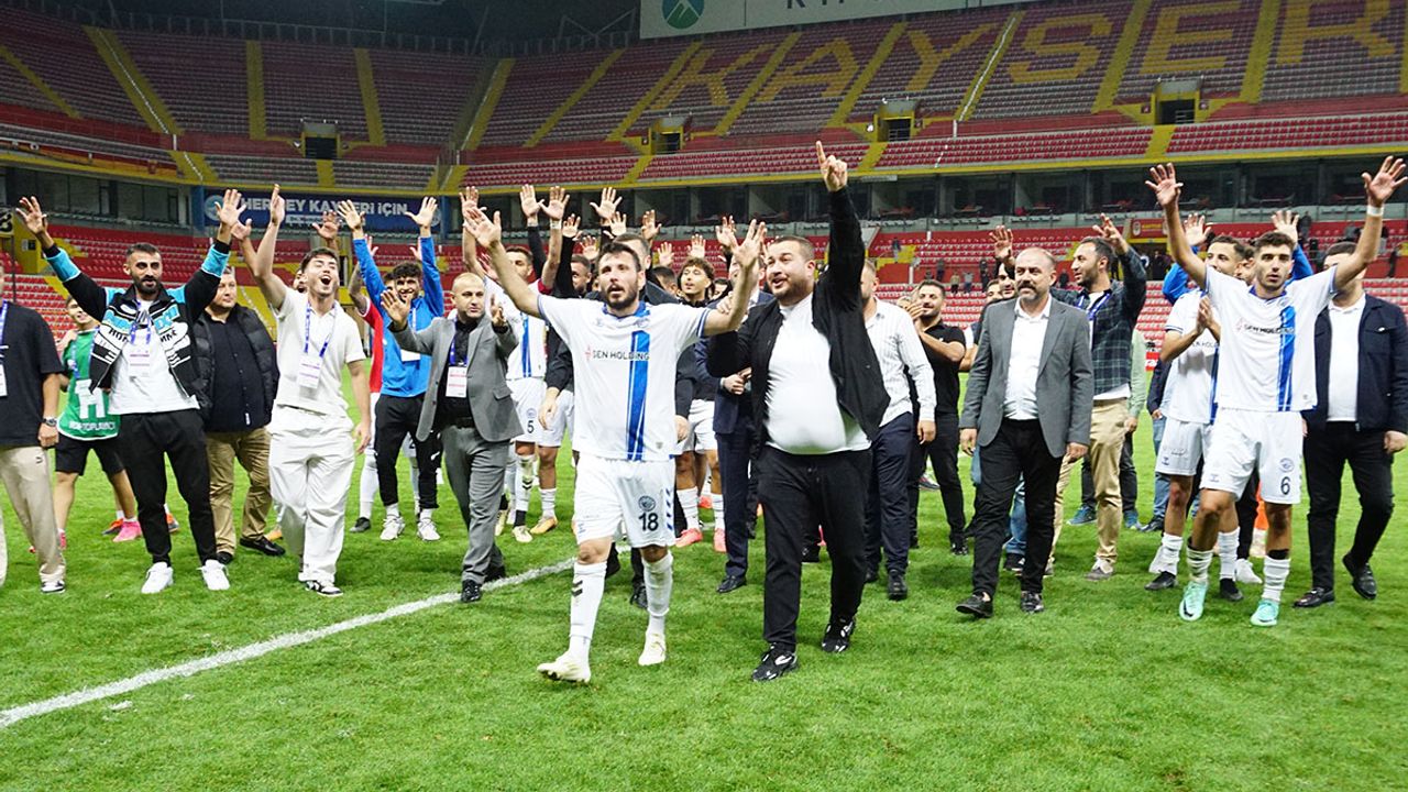 Erciyes 38 FK’da kupa mutluluğu!