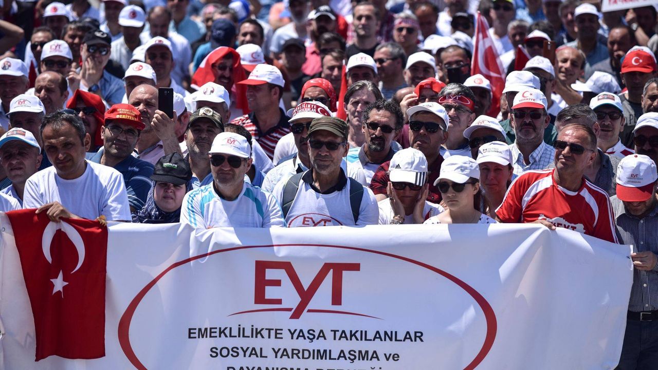 Milyonlara emekilik kapısı açıldı! Prim ve yaş eksiği olanlar yaşadı