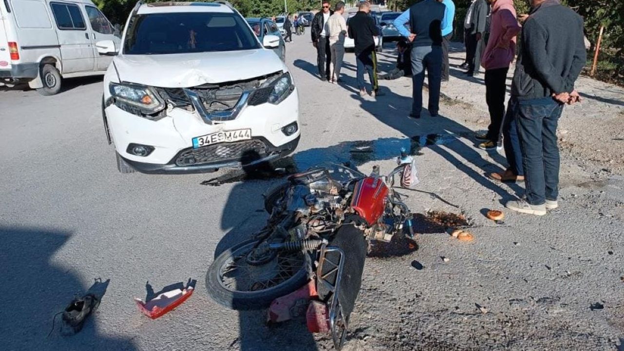 Feci Kazada Otomobil İle Motosiklet Çarpıştı: 1 Ağır Yaralı
