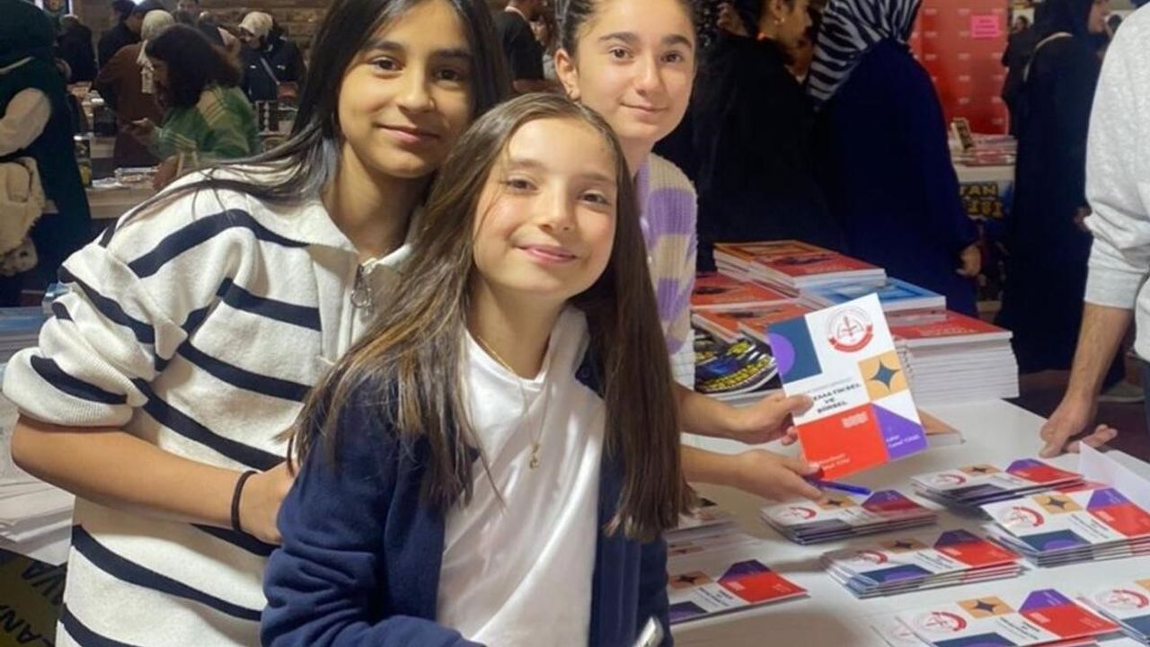 Kayseri'deki genç yazarlardan duygulandıran hareket! Bakın ne yaptılar?