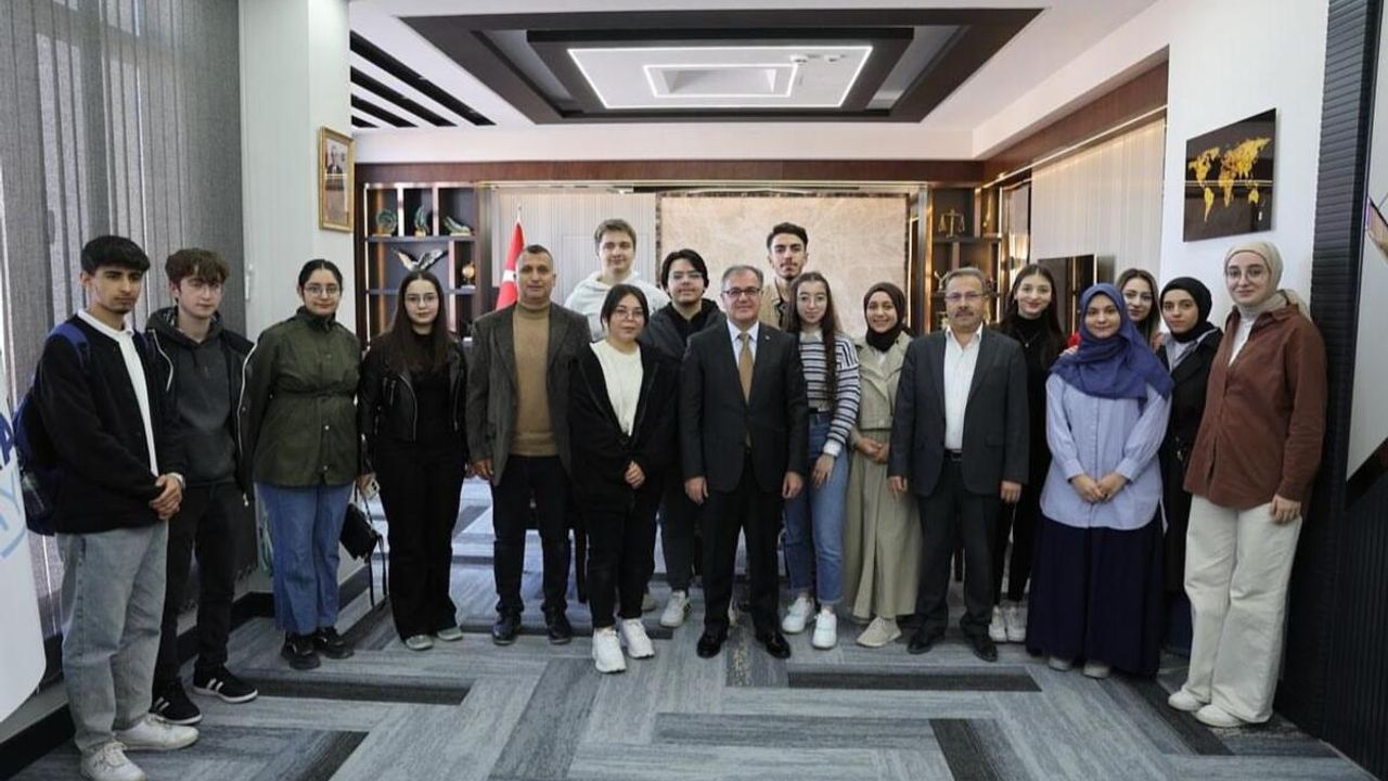 Kayseri’nin o ilçesinde öğrencilere altın dağıtıldı!
