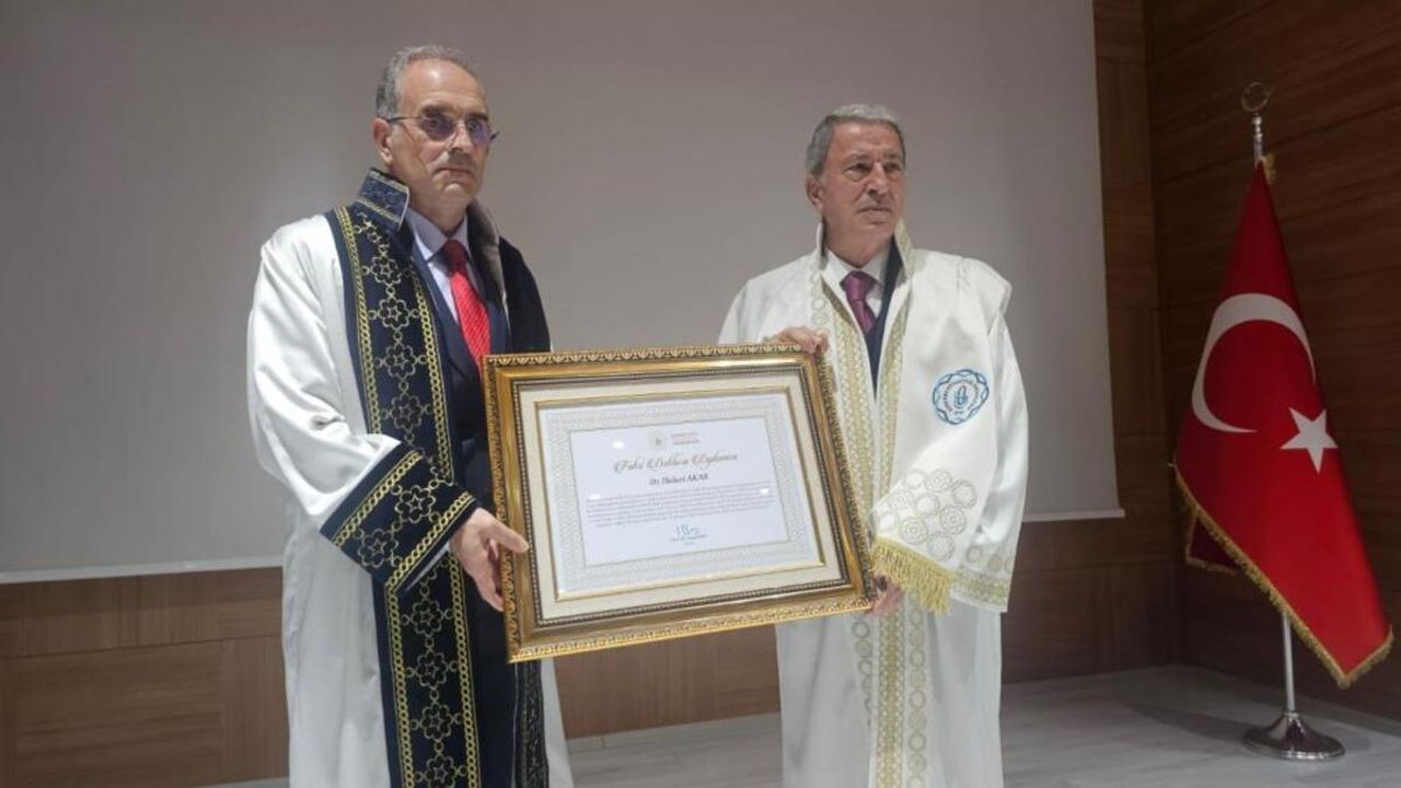 Kayserili Hulusi Akar'a Fahri Doktora unvanı