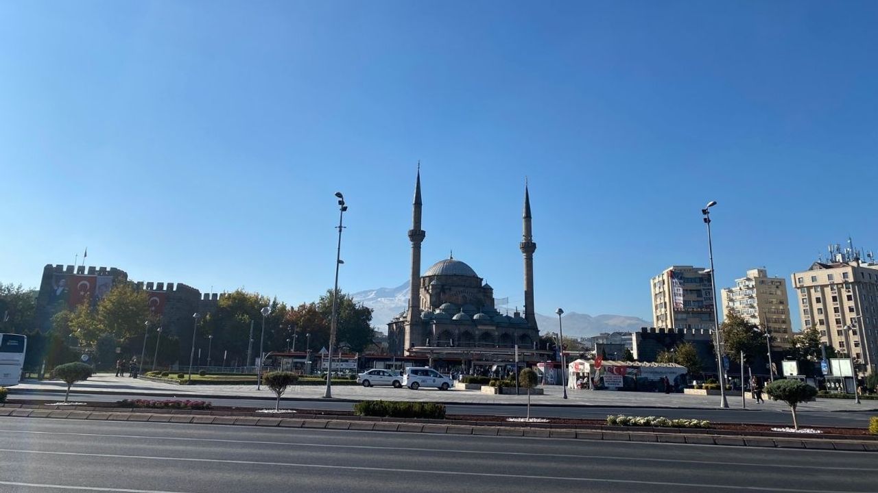 Kayseri ayazı güneşe geçit vermiyor