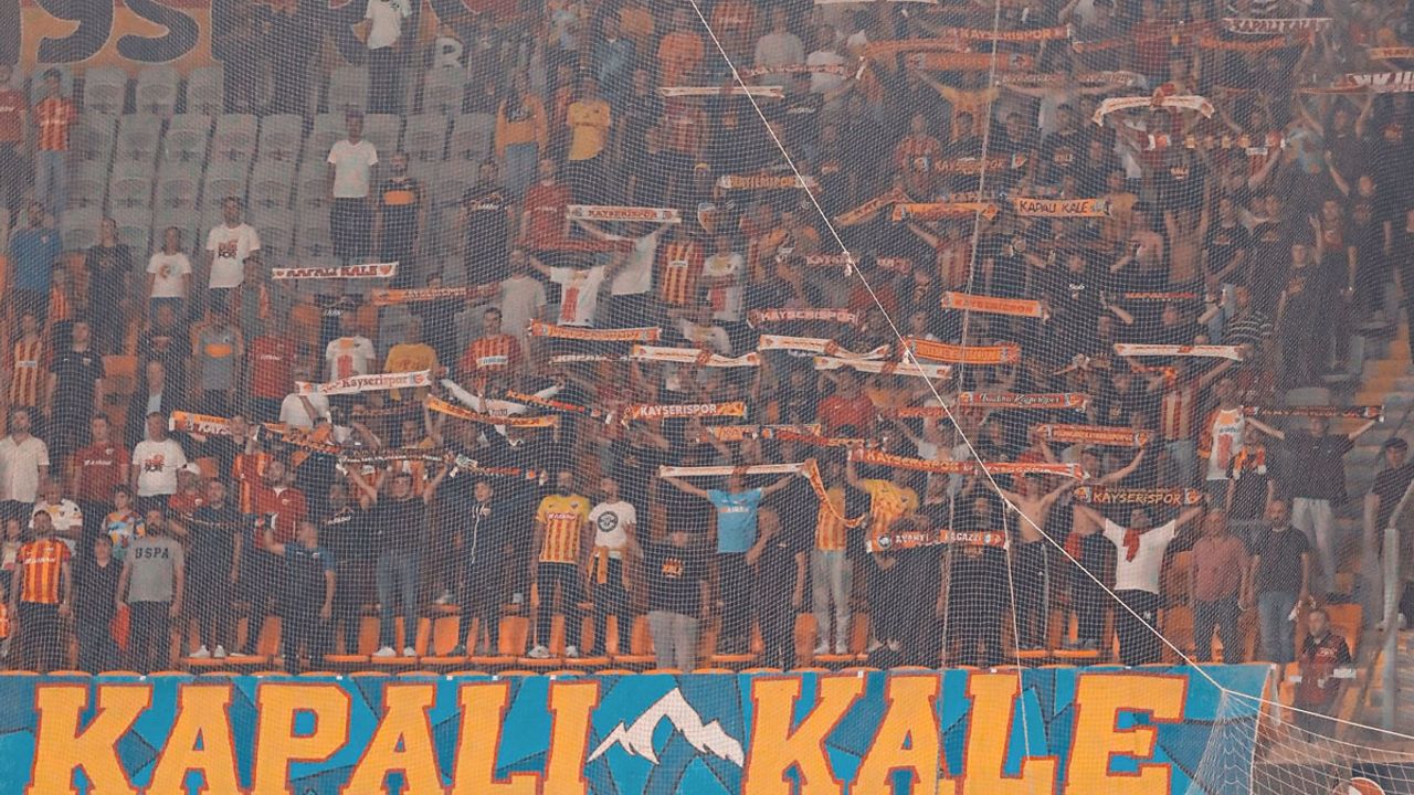 Kayserispor'un 12. Adamı İstanbul'a Akın Etti!