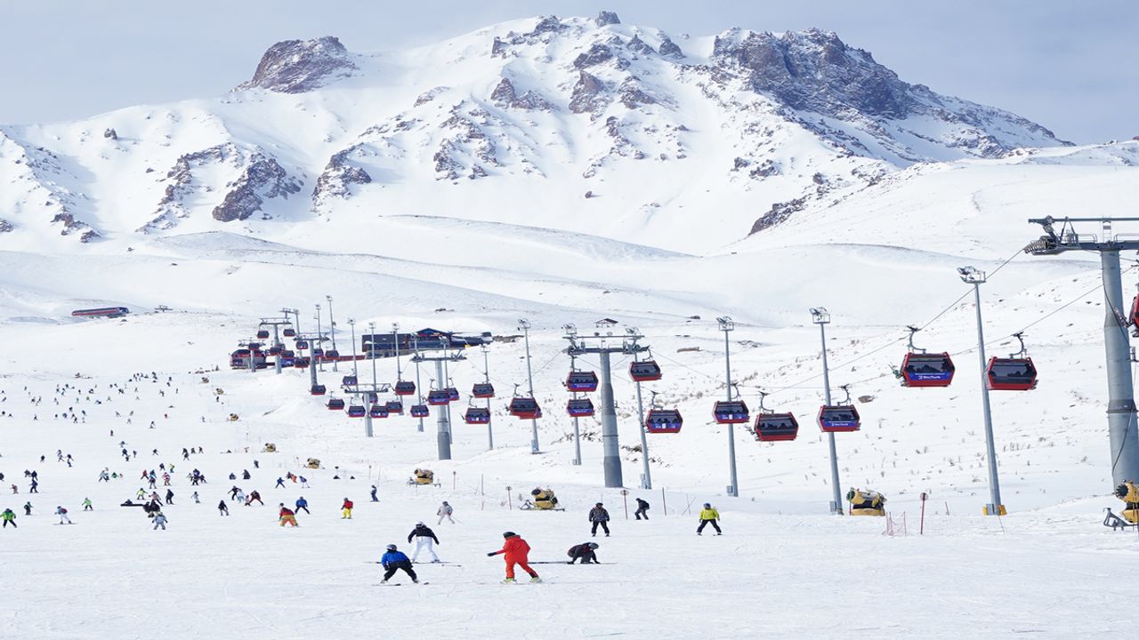 Erciyes, Kayak Severleri Ağırlamaya Hazırlanıyor!