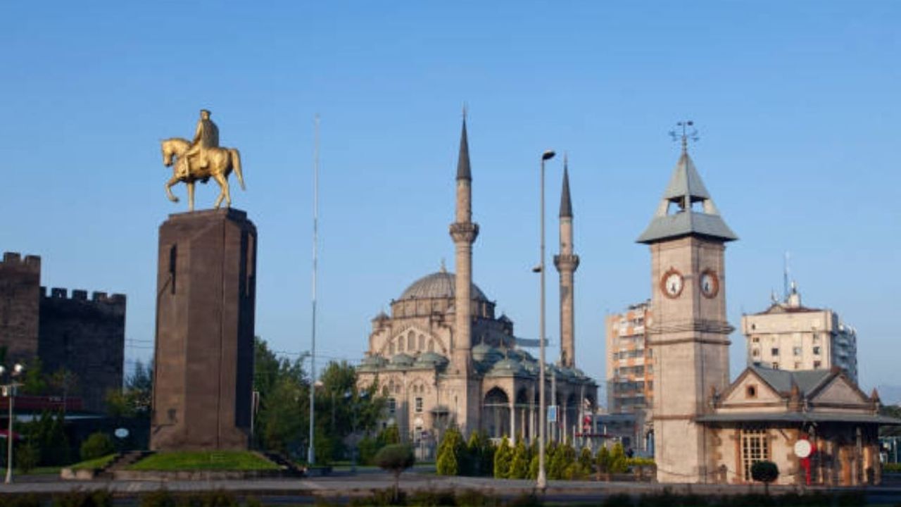 Kayseri’de cuma günü mutluluğu yaşanıyor