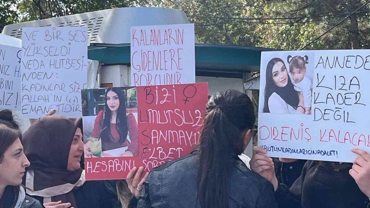 Kayseri Cumhuriyet Meydanı'nda dikkat çeken eylem!