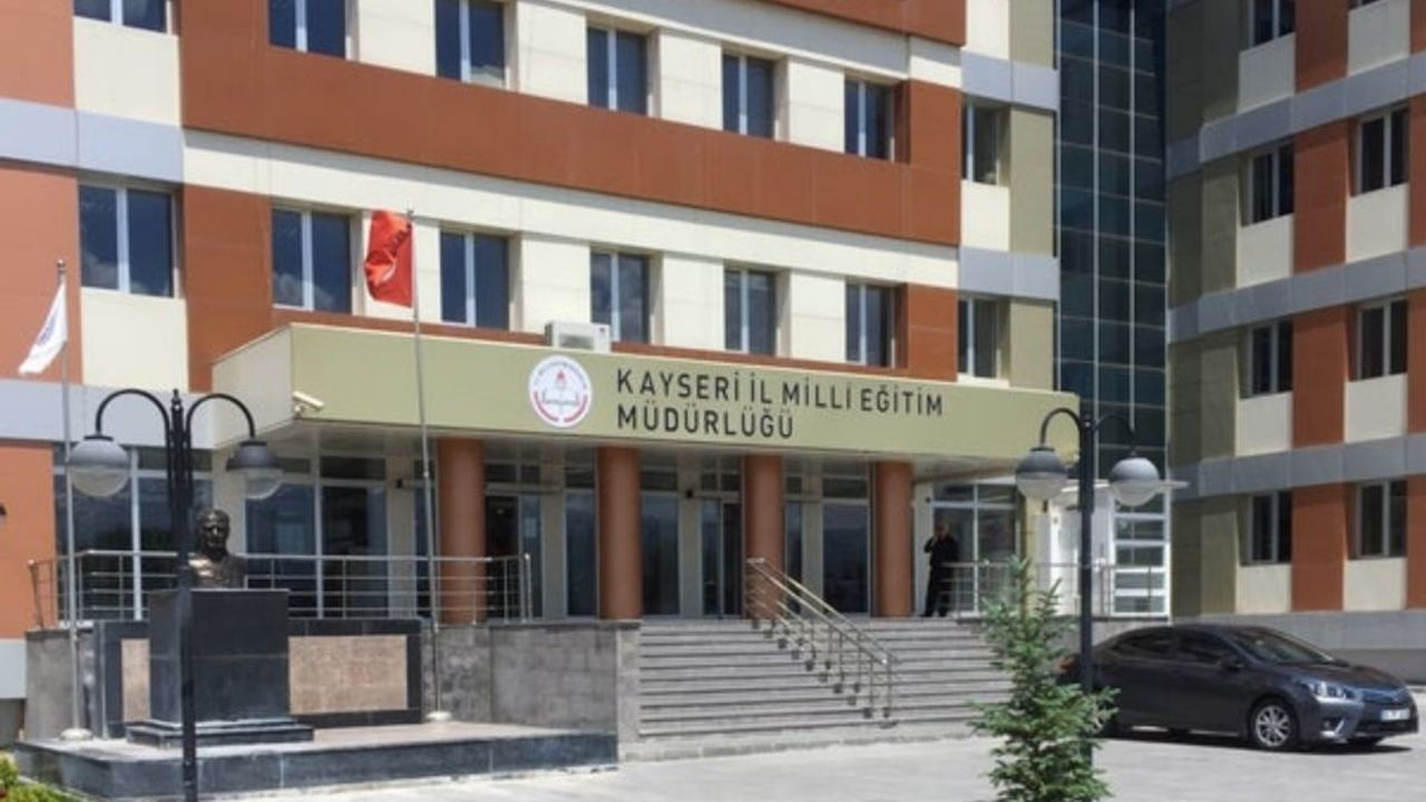 Kayseri’de milli eğitim müdürlüğü önünde protesto!